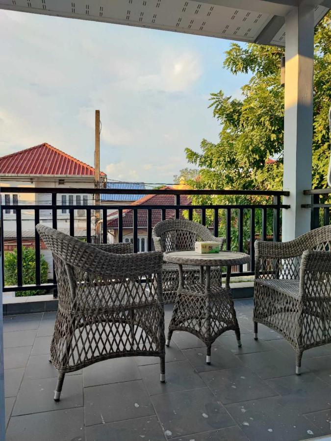 Bed and Breakfast Jenny Airport Lounge Вьентьян Экстерьер фото